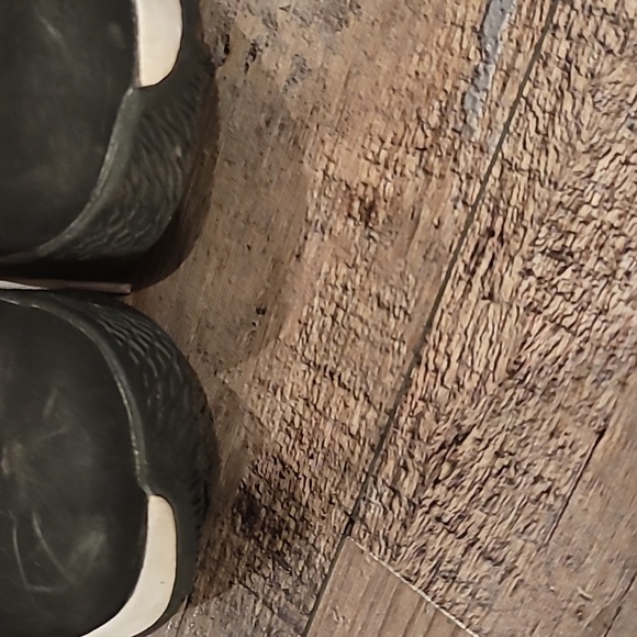 Air Jordan Sneakers - Picture 3 of 6